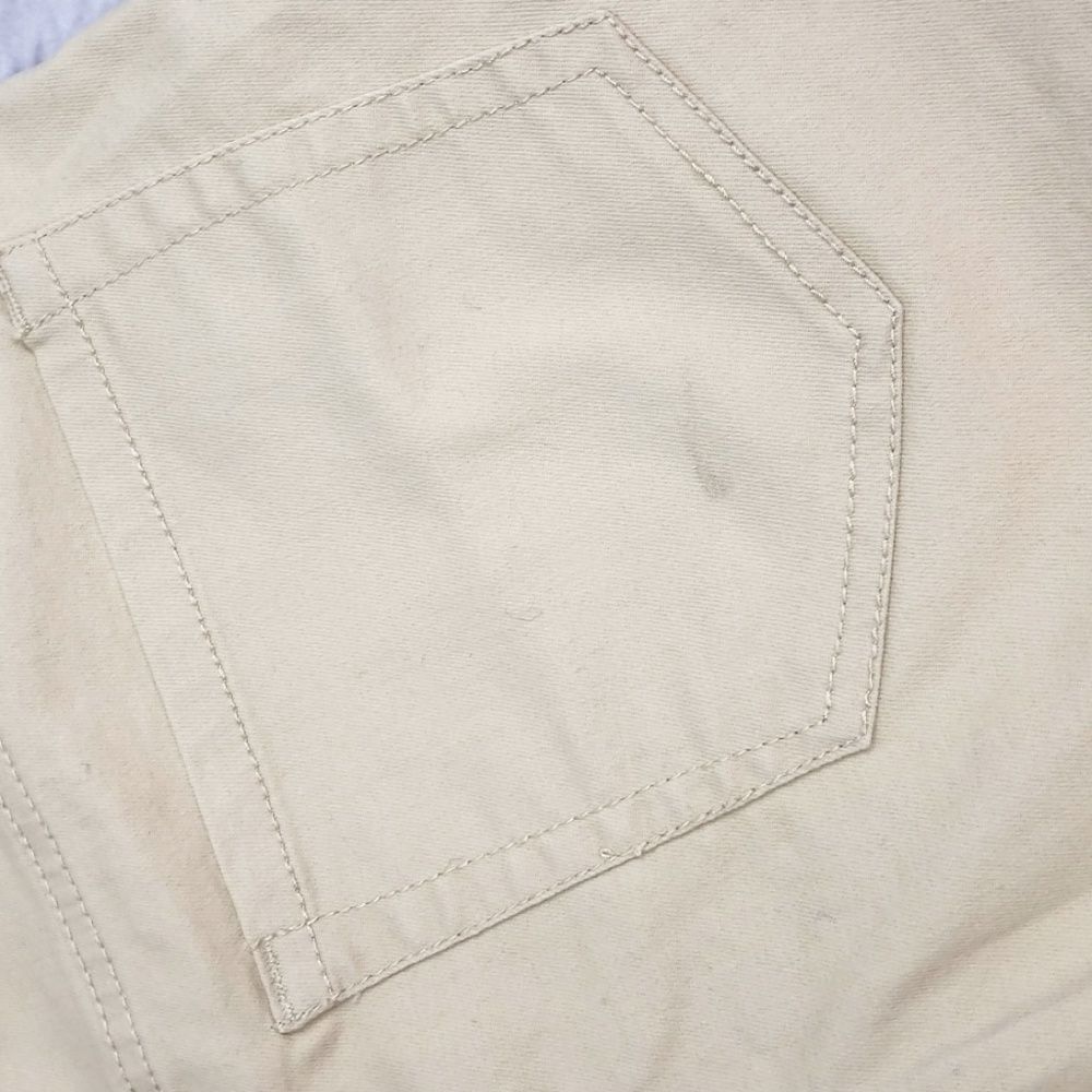 💚Forever 21 Women's Tan Shorts Size 28 - Picture 2 of 4